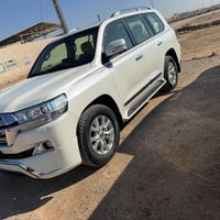 لاندكروز • ٢٠١٦ • ٨ سلندر