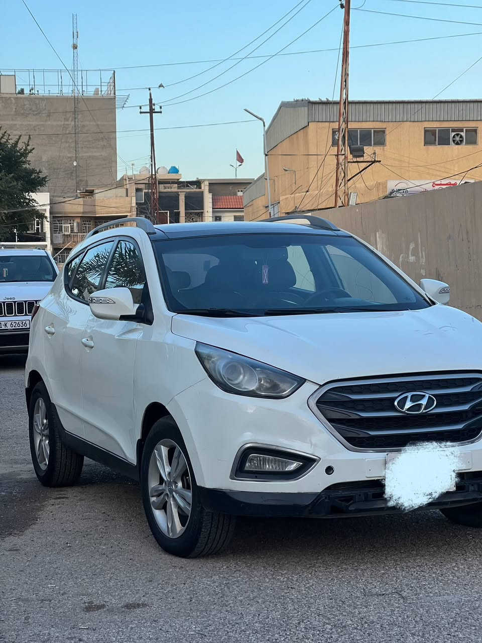 السلام عليكم للبيع توكسان 2011 خليجي رقم اربيل شرط التحويل بيها ضربه بجه السايق والجاملغات الخلفيه مصبوغه حزام 
السعر 100 
مكان بغداد سيديه 
***********
