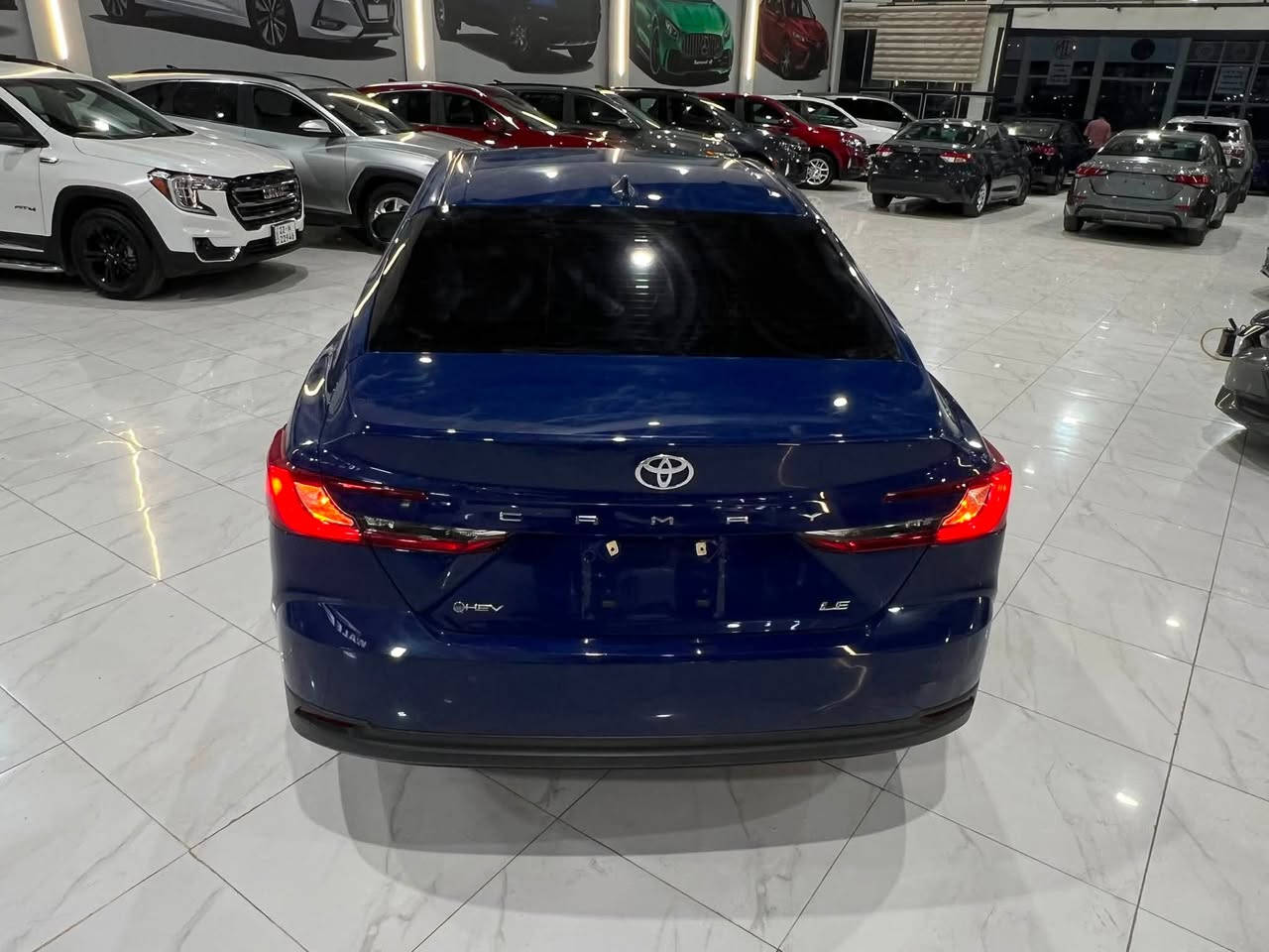 تويوتا كامري 2025�
✅ الموديل: 2025
✅ الفئة: LE Hybrid
💰 السعر: 195 
📍 الموقع: أربيل
🛠 الحادث: حافة بونيد صبغ فقط، بدون أي صبغ بالدواخل.
📸 صور الحادث مرفقة للشفافية والاطمئنان.

المواصفات:

* محرك 2.5 لتر هايبرد اقتصادي.
* ناقل حركة أوتوماتيك eCVT.
* تشغيل بصمة.
* تشغيل عن بُعد (Remote Start).
* شاشة لمس 8 إنش.
* Apple CarPlay و Android Auto لاسلكي.
* كاميرا خلفية.
* مثبت سرعة راداري (Adaptive Cruise Control).
* نظام المحافظة على المسار (Lane Assist).
* تحذير قبل الاصطدام مع فرملة تلقائية.
* حساسات إنارة أوتوماتيكية.
* مكيف أوتوماتيك ثنائي.
* جنوط ألمنيوم.
* فرامل إلكترونية مع Auto Hold.
* USB Type-C.
* 8 وسائد هوائية.
* نظام مراقبة ضغط الإطارات.
* استهلاك وقود اقتصادي جدًا بفضل نظام الهايبرد.

📲 للاستفسار والتواصل (اتصال أو واتساب):
***********
🔗 للانضمام إلى كروب الواتساب ومشاهدة أحدث السيارات:
https://chat.whatsapp.com/EDt5rlTuPdfCvNySuhJZE1?s=hd&p=i&mlu=0
