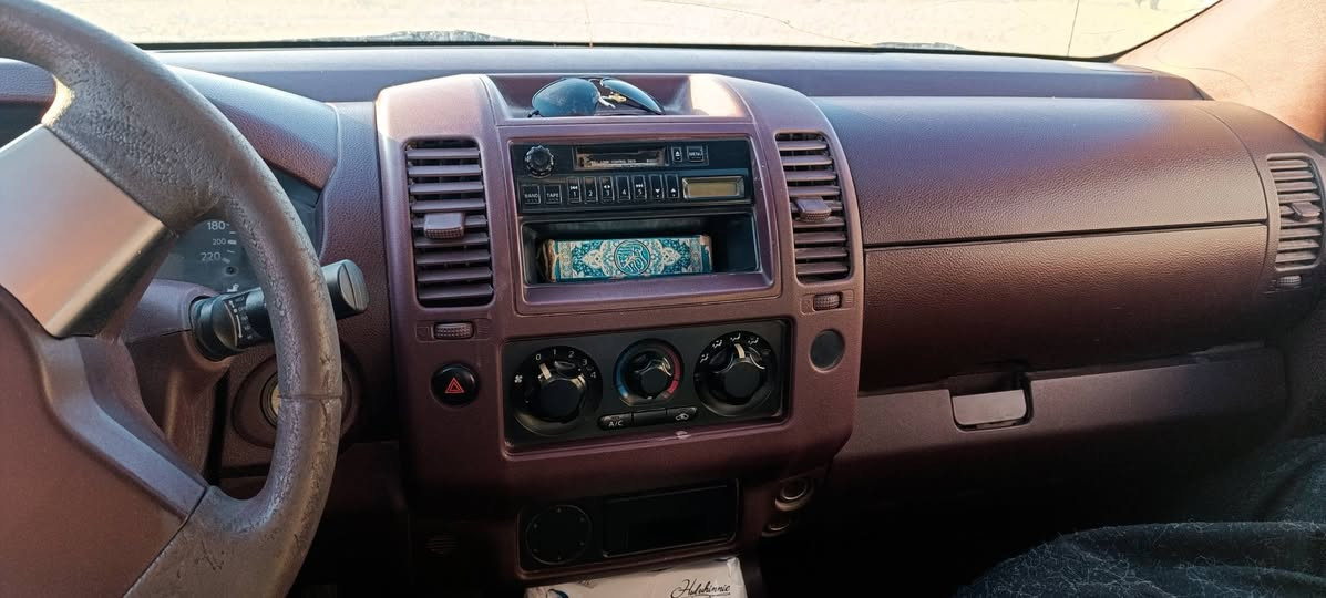 سلام عليكم نيفارع للبيع 2009 سياره خير من الله حداديه ممتازه  +تبريد سياره مكفوبه كفاله عامه محرك اوتماتيك بي في تي  سعره وكاله عامه سويلك سعره  70 ‏تصال ع ‪0772 860 3229‬‏
