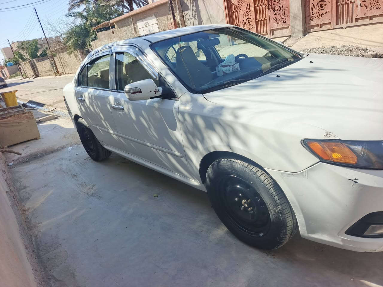 سلام عليكم 
2010 
فول مواصفات عده البصمه 
فتحه سقف 
اشاير بلمري مري كهرباء شفط 

نضام ايكو
كير مكينه كفاله 
صدر امامي خلفي جديد 
تخم تاير أو ويل جديد 
مناقصها برغي
السياره بيها 6 قطع صبغ بدون دواخل ابيع حزام
رقم مميز بأسمي 
السعر (90 ) 
***********
