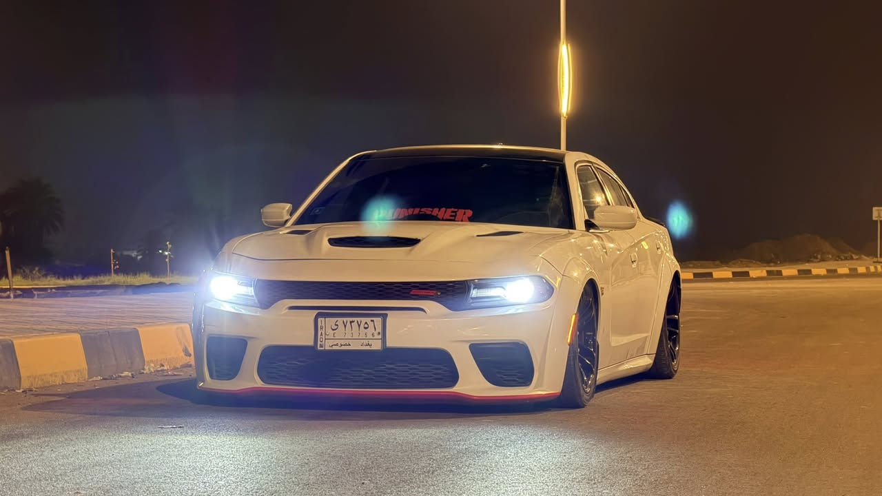 جارجر 2020 سكات باك وايد بدي اصل 6400 السياره خير من الله عليهه شوته وتفريغ وبرمجه مصطفى ايكل ودركه RPM و AFR وجكات S2 بلص من first class ما صار شهر من شديتهن وبوابات كتم صوت
 
حادث السياره جاملغ وبنيد وباب جهة عكس السايق
والباب الخلفي فتح وشد فقط 
السياره ماشيه 36 الف ميل استخدام شخصي يعني مو مال دوس واستعراض 
***********
