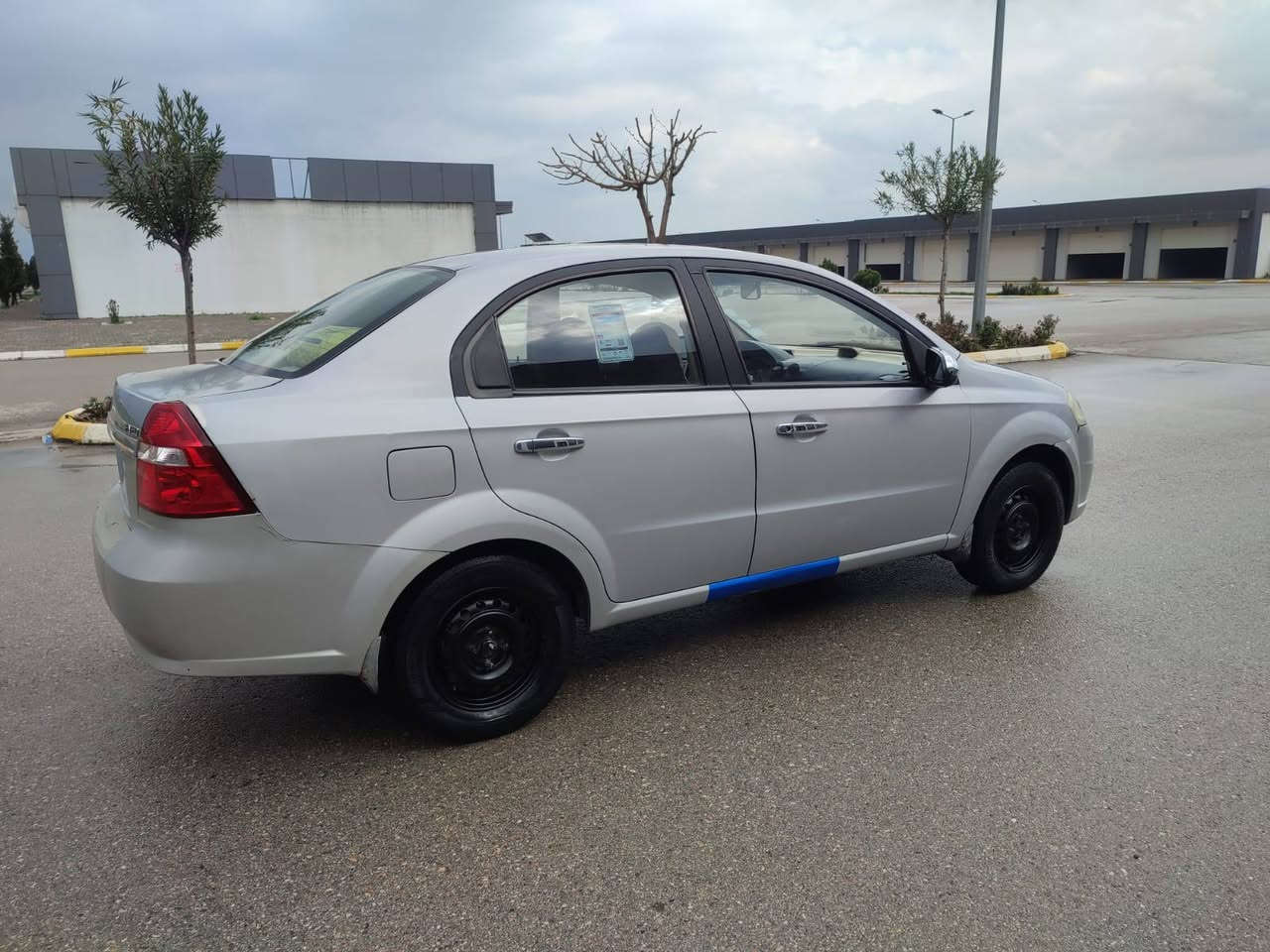 ئەڤیۆ ئۆتۆ ماتیك 2009 ناوزەردمەکینە فەل تەبرید ساردوگەرم بەشەرتی گێڕو مەکینەبێ تەقەوڕەقە تایەی  تازە 4پارچەی پەمپە بێ ناو گرتن لەسەرساخی ماڵی دۆستە هیج مەسرەفی تیا نیە63$  ***********لەسلێمانیم السليمانية, العراق
