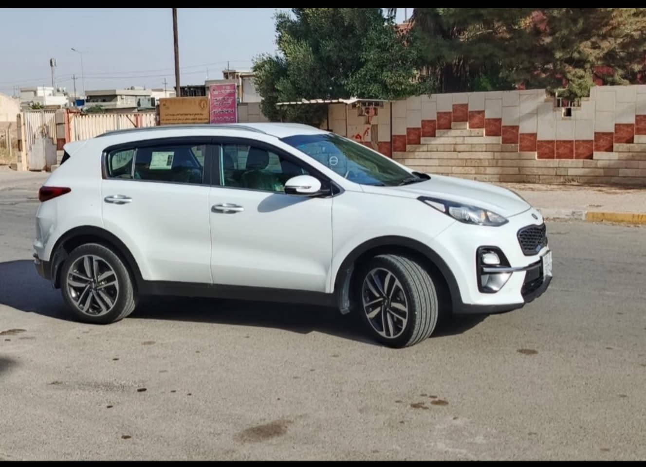 سلام عليكم 
كيه سبورتج  2019 خليجي السياره كفاله عامه من الصبغ ومن ضربه وفتح وتبديل كير مكينه تبريد كله شرط حداديه كل جاهزه رقم بغداد انكليزي ماشيه 70 كم  سياره على وضع الشركه مكان بغداد السيديه هاتف ***********
