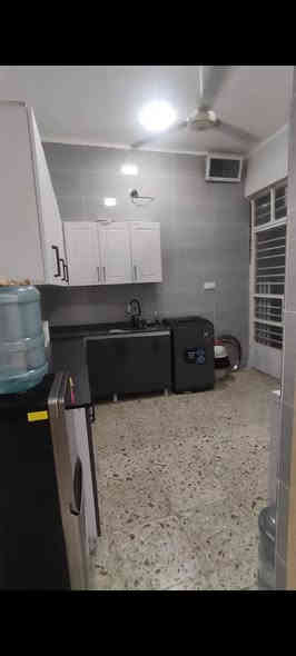 السلام عليكم بيت للبيع
العنوان الامين الثانية سكينة ورقية نهاية شارع جامع عجيبة مقاطعة ١٥/٢ 
يحتوي على استقبال وصالة ومطبخ وغرفة نوم وصحيات وبيتونه كبيرة
سند ٢٥ مساحة ١٠٠ م بناء حديث
السعر ٨٠ 
***********
