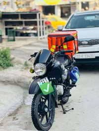 دراجه بوكسر للبيع موديل 2022  رقم بغداد وسنويه تحويل ثاني يوم كير محرك...