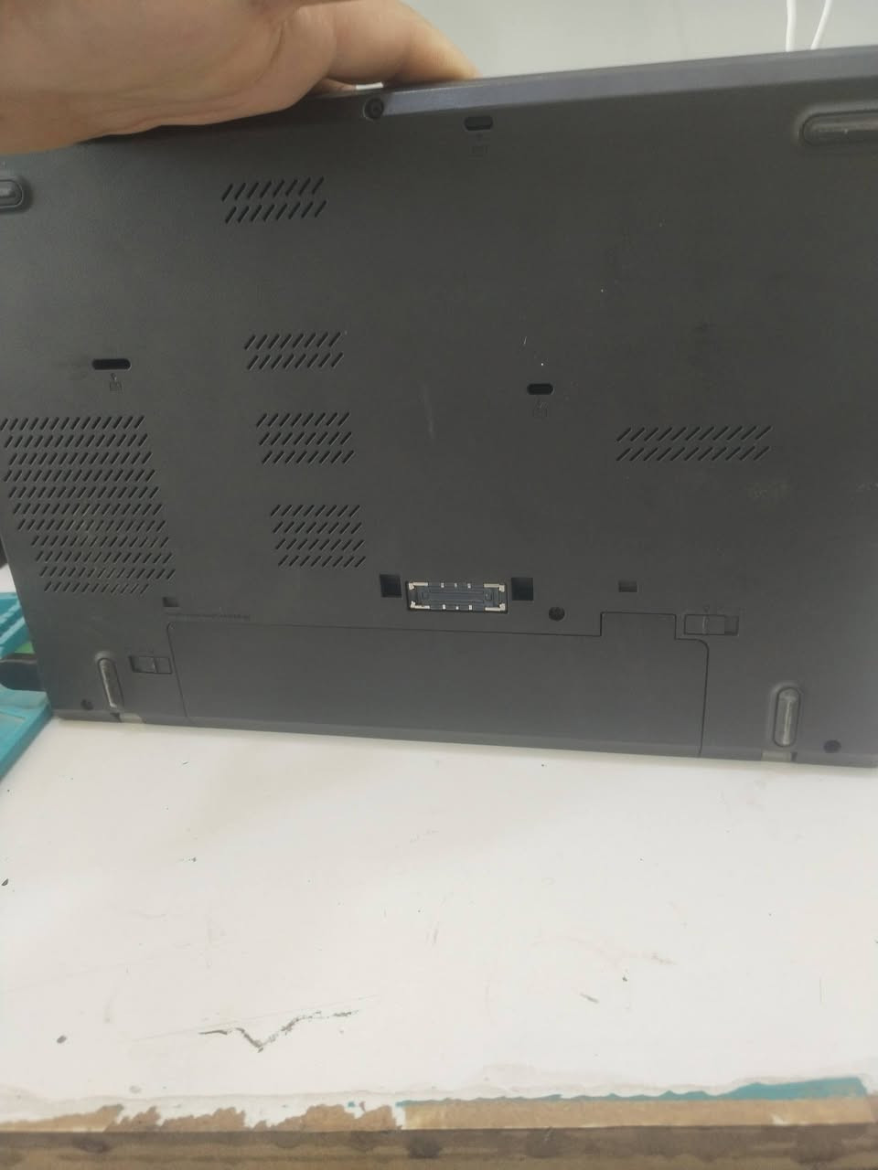 السلام عليكم لابتوب لينوفا  كور i5 الجيل السابع  الرام 8
والذاكره 238 ssd  بطاريه تدوم ساعتين مع شاحنه بقدر

 90واط شحن جدا سريع لابتوب عملي جدا ممتاز اي خلل

 مابي  السعر 220 وبي شوي مجال للاستفسار

 ***********
