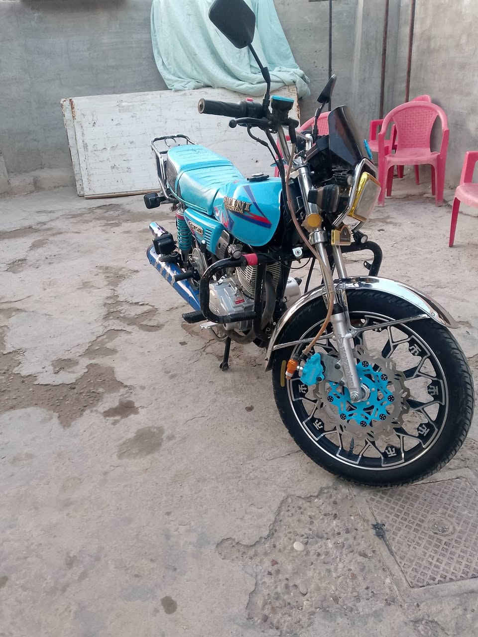 سلام عليكم درجه للبيع ايراني درجه كاملا من كلشي 
موديل 2025 مكاني بغداد تاجي السعر 800بيها مجال 
***********
