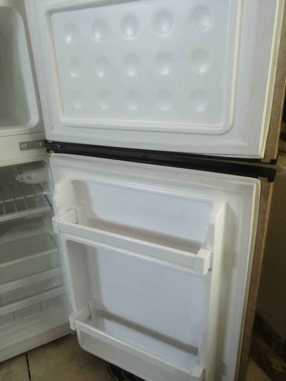 ثلاجه للبيع ما مستعمل شهر
السعر 140 وبيه مجال للشراي
مكاني قرب مطعم الديوان
متوفر خاص او واتساب ***********
