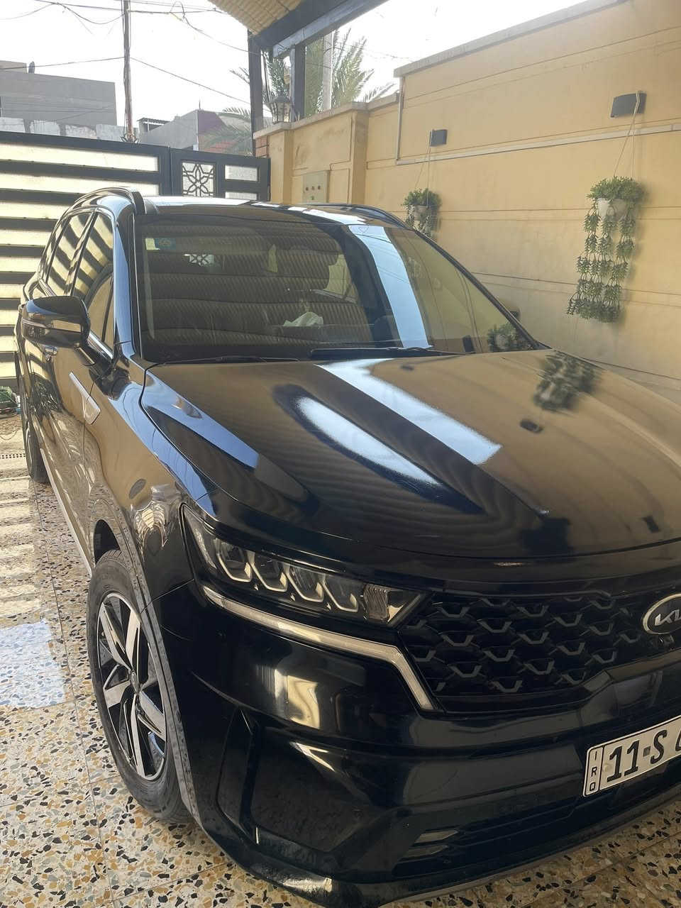 السلام عليكم للبيع……..
الموديل: 2021
المركبة: كيا سورينتو S (Kia Sorento S)
المنشأ: وارد أمريكي
المحرك: 2500 تيربو
الركاب: 7 راكب
​✅ بانوراما على طول السقف تشغيل عن بعد
✅ محرك 2500 تيربو (قوي)
✅ فول مواصفات (يُرجى الاستفسار عن التفاصيل من المالك).
​📸 حالة السيارة والحوادث:
​الضرر: بنيد (غطاء المحرك) وجاملغ (رفرف) مصبوغ البنيد مغلف.
​السونار: موجود في المنشور.
​الحالة العامة: السيارة نظيفة.
​📍 المكان: بغداد - الأمين الثانية
📞 للتواصل: ***********
​معلومات التسجيل:
​رقم السيارة: بغداد الدولي.
​💰 السعر: 21 0 
#كيا_سورينتو
#Sorento_S_2021
#وارد_أمريكي
#بغداد_الأمين_الثانية
#بانوراما
#7_راكب
#محرك_2500_تيربو
#رقم_بغداد
#للبيع_
