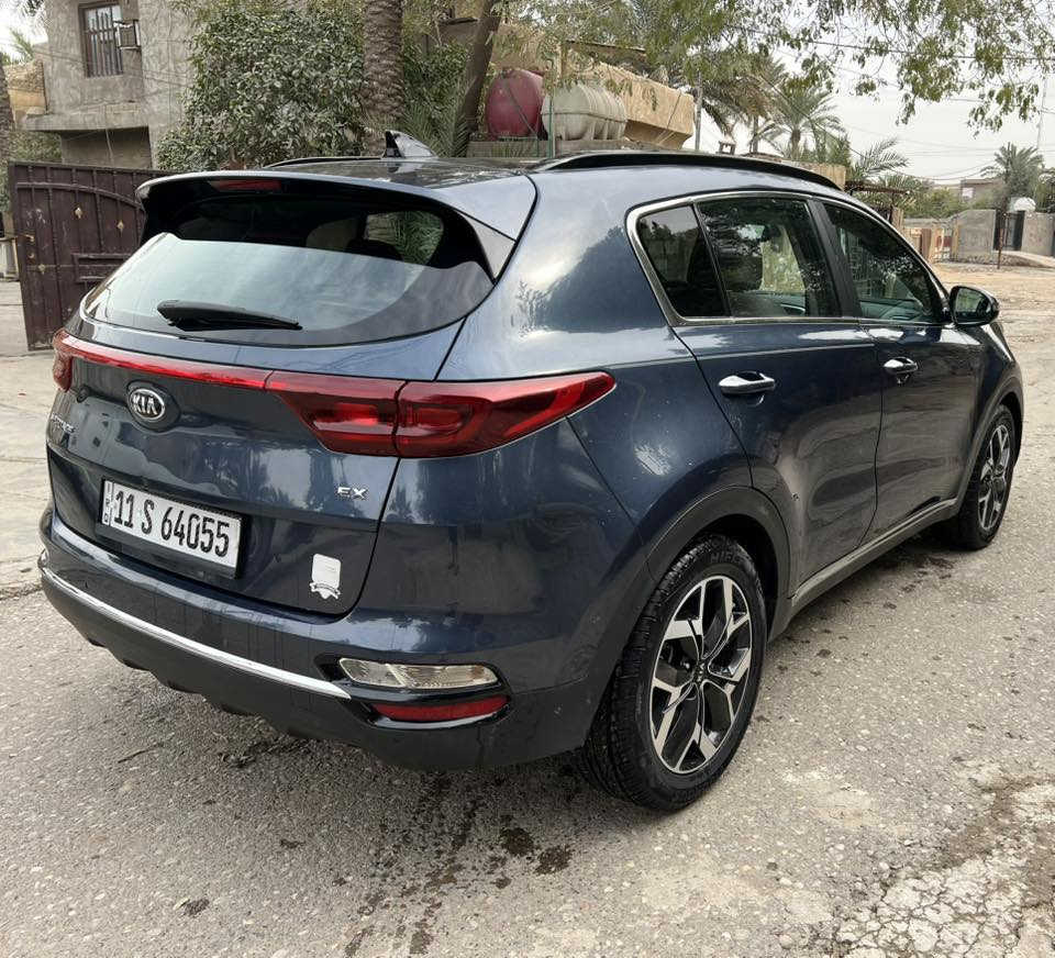 سبورتج موديل 2022
وارد امريكي بية صبغ ست قطع 
سيارة كلش حلوة وكل نقص مابية 
فول بنرومة كشن جلد بصمة صندوك شفط كهربائي
داخل بيجي  
كاملة وكل نقص مابية
بسمي تحويل رقم بغداد 
مكاني بغداد جسر ديالى جديد 
رقمي ***********
