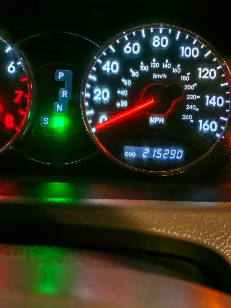 السلام عليكم افلون موديل 2007 للبيع رقم ديالى الجديد باسمي سنوية 2031 هزة جديدة السيارة جاهزة مكينة قبل شهرين مبدلة منظومة تبريد جديدة تبريد ثلج سيارة غنية عن التعريف بصمات 2 4 سويجات فتحة شاشة السيارة كاملة وبون نقوصات قوية 
ضرر السيارة جامرلغ وباب 
مع صبغ حزام لجمالية فقط 

عنوان السيارة ديالى بعقوبة او بغداد 

رقم الهاتف ***********

السعر 110 وبيها مجال
