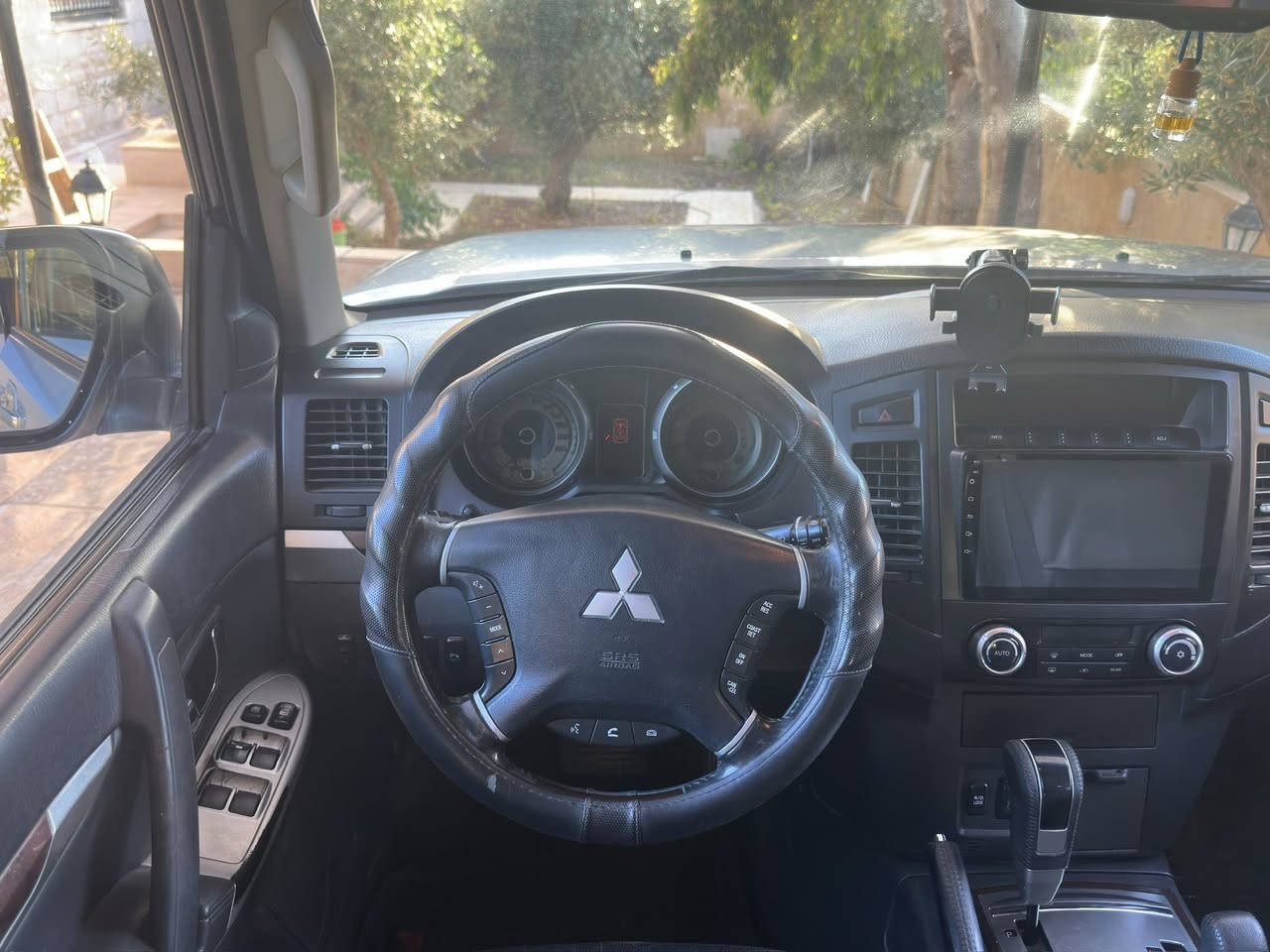 Mitsubishi pajero 2014
فحص كامل متسوبيشي باجيرو 

ممشى 200 الف 

 فحص كامل خصوصي 3.8 GLS 

متسوبيشي باجيرو 2014 خصوصي اصلي 

 غرفة  لون اسود 

محرك سعة .. 3.8 .. v6 قوي واقتصادي 

مري ضب كهرباء ⚡️/ عالسنتر 

ثلاجة وسطية 

مفاتيح الشركة مع سنتر الأصلي 

أيادي نقل / مري نقل 

جير اتوماتيك توب ترونيك 

دفع رباعي 4*4 عدة وضعيات

نظام (دفلوك Deff lock)

غرفة جلد بحالة جيده جدا / فرمايكا داخلية  

  / ٧ مقاعد ركاب / مركى وسط خلفي / حافظات أكواب 

دعاسات جناب 

تحكم ستيرنج 

مثبت سرعة 

تكييف مركزي مفصول + تحكم من الخلف 

زجاج خلفي البينا 

كاسحات سقف / غمازات مري 

سنتر لوك مركزي / فتح صندوق على السنتر

شاشة تدعم جميع التطبيقات / كاميرا الرجوع للخلف 

حساسات خلفية /  

Parking sensors مساعد الاصطفاف 

كراسي خلفية قلب 

اضاءة امامية ليزر / كشافات LED 

ماتور وجير واكسات فحص 

نظام AIR BAG حمايه امامي و خلفي / بريكات ABS 

فتحة سقف بانوراما

جنط باجيرو 17 اصلي مميز

كراسي مدفية 

زجاج ومري فل كهرباء ⚡️ 

السعر 💸 10.300 💸قابل للتفاوض 

رقم التواصل 0781885300


**إذا كنت صاحب هذا الإعلان وتريد حذفه لأي سبب، رجاءا أرسل رسالة إلى الدعم الفني**
