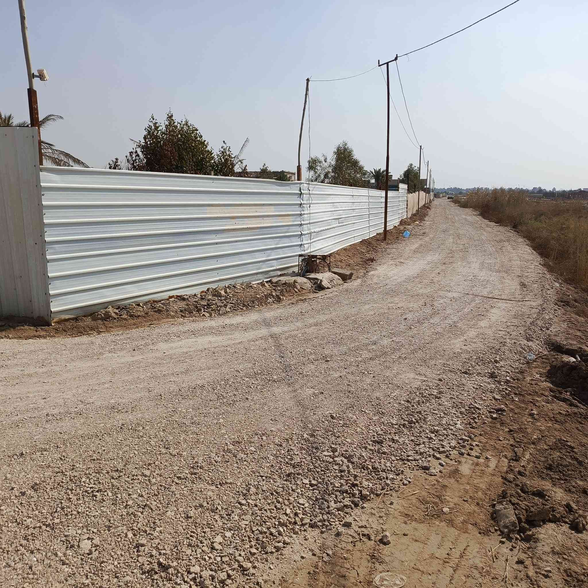 السلام عليكم ورحمة الله... نصف دونم منطقة الجمالية يبعد عن التبليط 120 متر سند 25 مع  توفر كافة الخدمات الواجهة 36 متر والنزال 35 متر للاستفسار...***********
