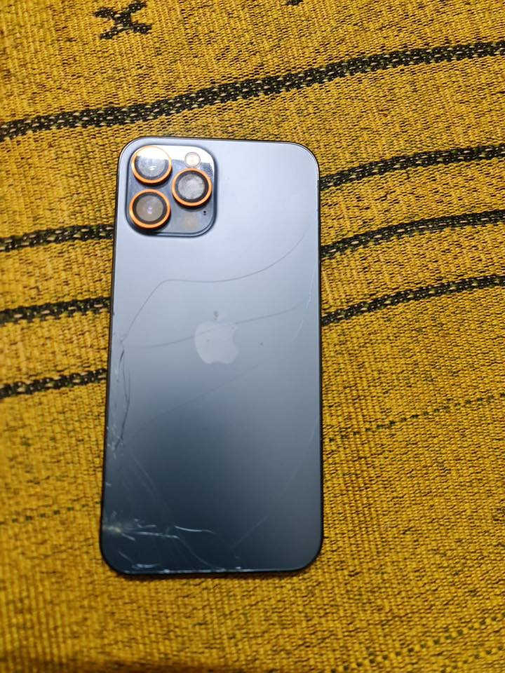 ‏سلام عليكم للبيع iPhone 12 Pro Max الشاشة Face ID واقف السعر 300 مكاني بغداد بلديات به مجال الرقم￼***********
