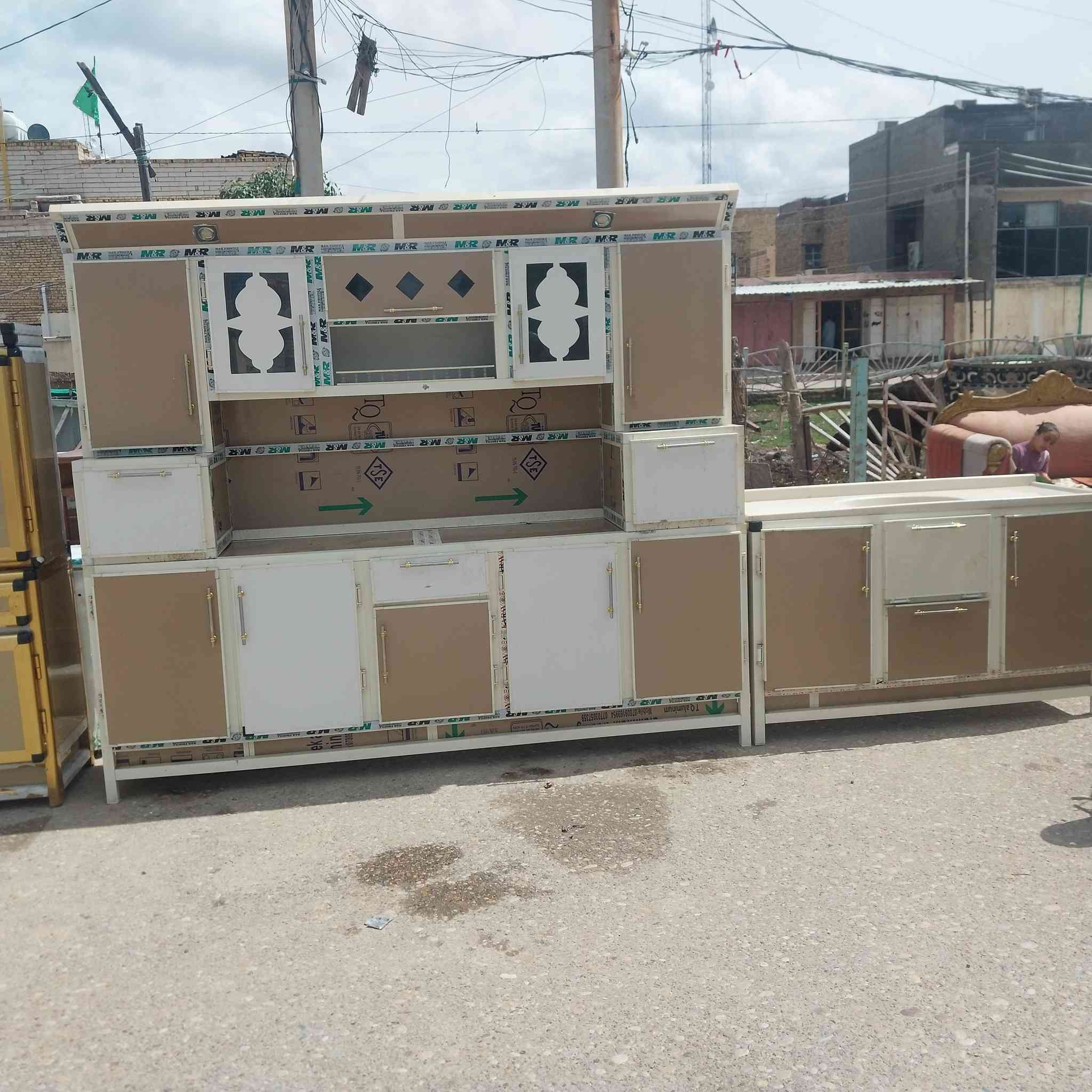 للبيع كاونتر مترين ونص وسنك متر ونص مرمر جديد سعر ٦٥٠ العنوان ميسان قضاء المجر الكبير ستفسار ***********
