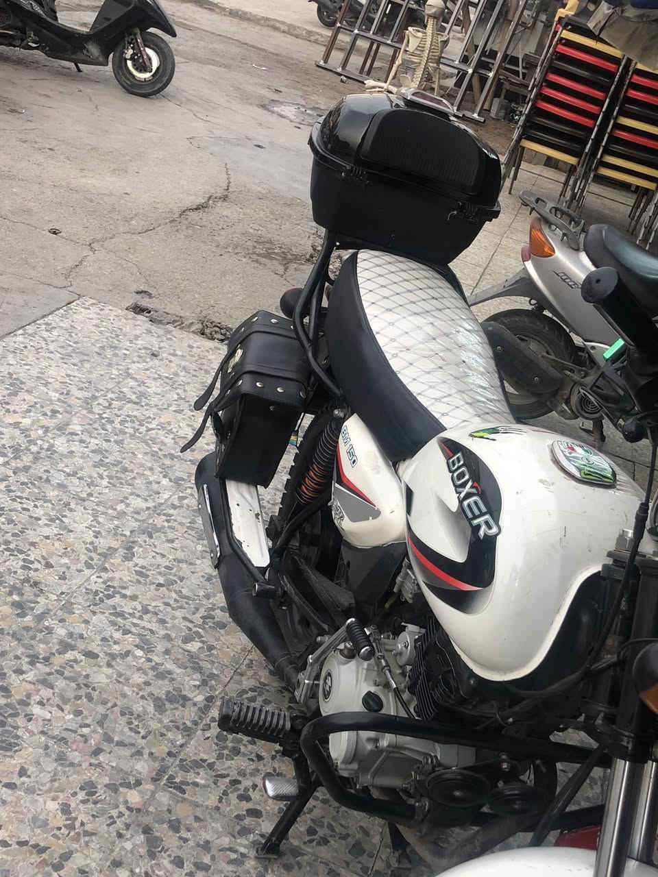 السلام عليكم دراجه نوع بوكسر موديل 21 دراجه كفاله عامه من الويل للويل دراجه مكينه ما مفتوحه بلاد لاتنقيص لاتبخير خير من الله دراجه مال جناي مامشتغله دلفري الدراجه رقم انكليزي وسنويه تحويل ثاني يوم ب اسمي الدراجه مكاني بغداد الحريه سعر الدراجه 2.500 رقم تلفوني ***********+ رقم الواتساب ***********
