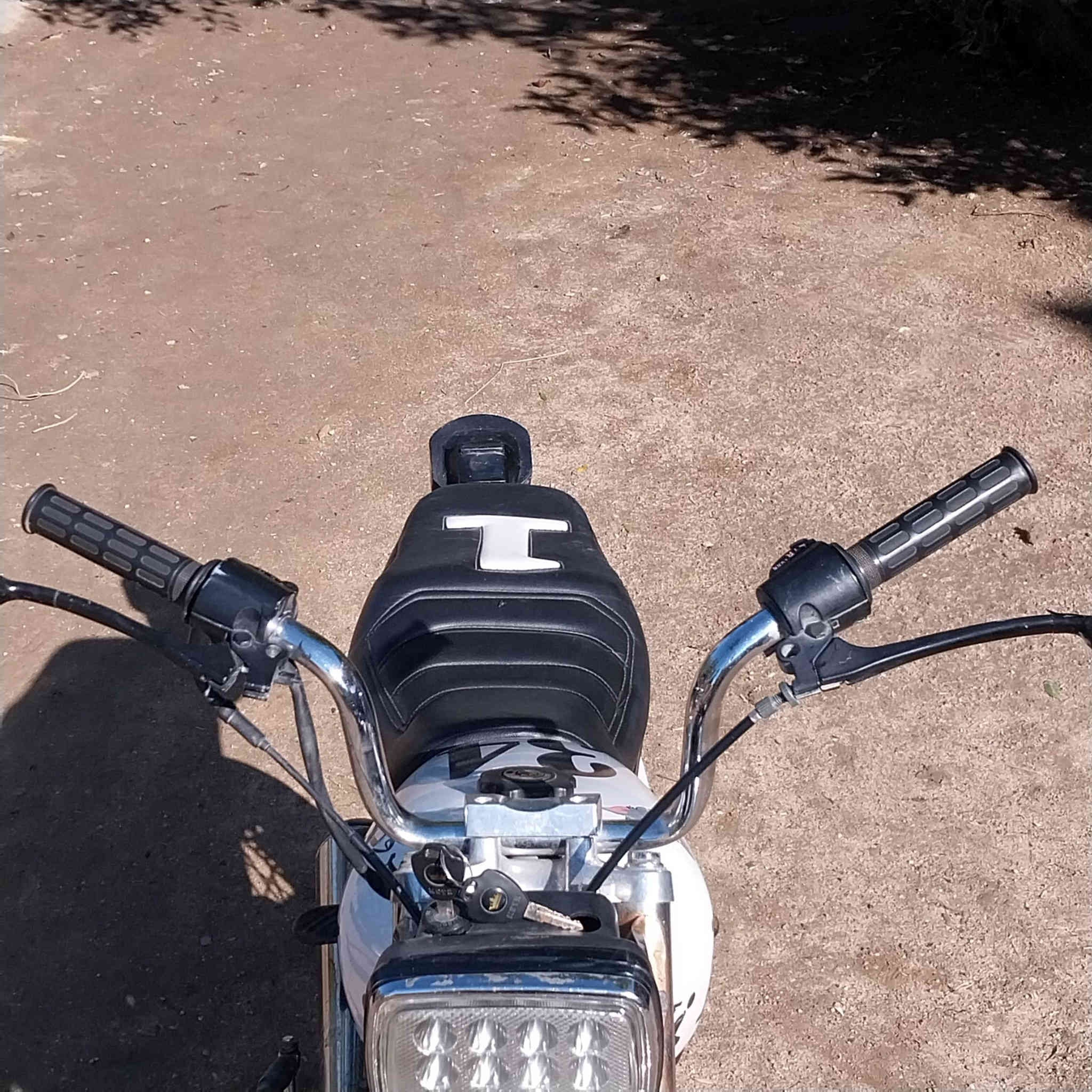 دراجه للبيع تعمير 25 نامه شلامجه مفتوح بس ولفات دراجه نضيفه انضف من الصوره شلعه ومعدل اشرطلك سعر 650 وبيه مجال ***********
