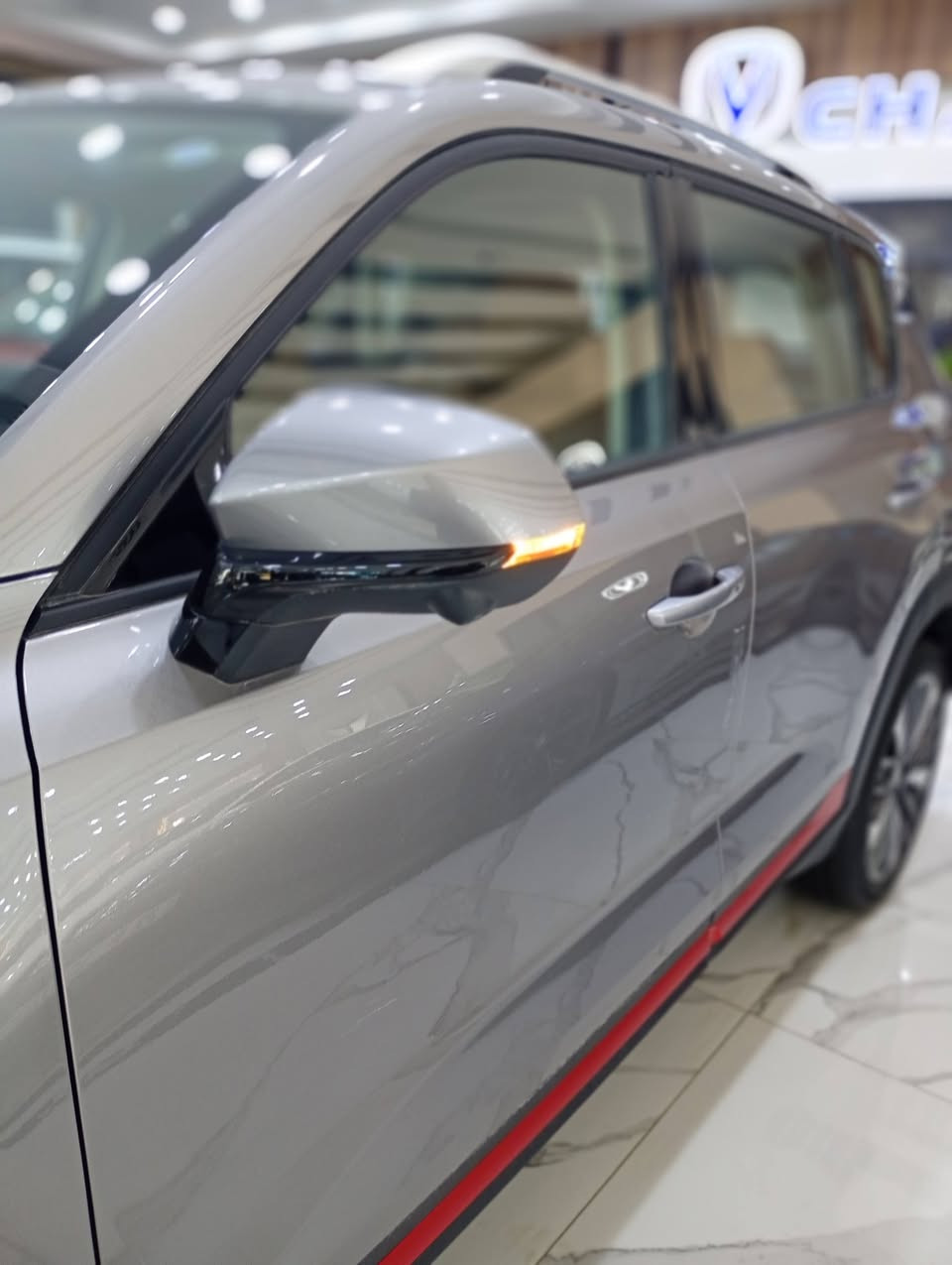 سيارة تجمع بين المواصفات العالية والاقتصادي بصرف الوقود
مع ضمان 5 سنوات أو 150 الف كيلو متر 
مواصفات فول 
كاميرات محيطية 360 درجة 
رادار امامي 
بصمة دخول ذكي 
شاشة فول اچ دي 
كير 7 نمر 
مقاعد جلد 
للاستفسار أكثر اتصل ع رقم مستشارة المبيعات 
*********** 🚗📞📱
