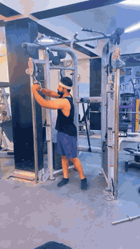 للبيع 
جمع اسلاك (v) لايف فتنس كوبي 
النضافه 100‎%‎
وزن ثقيل كل جهه 20 طابوكه !
اي نقص مابي وموضح بالفديو 
السعر 10 ورقات 
التواصل من خلال الحساب او الرقم ***********
