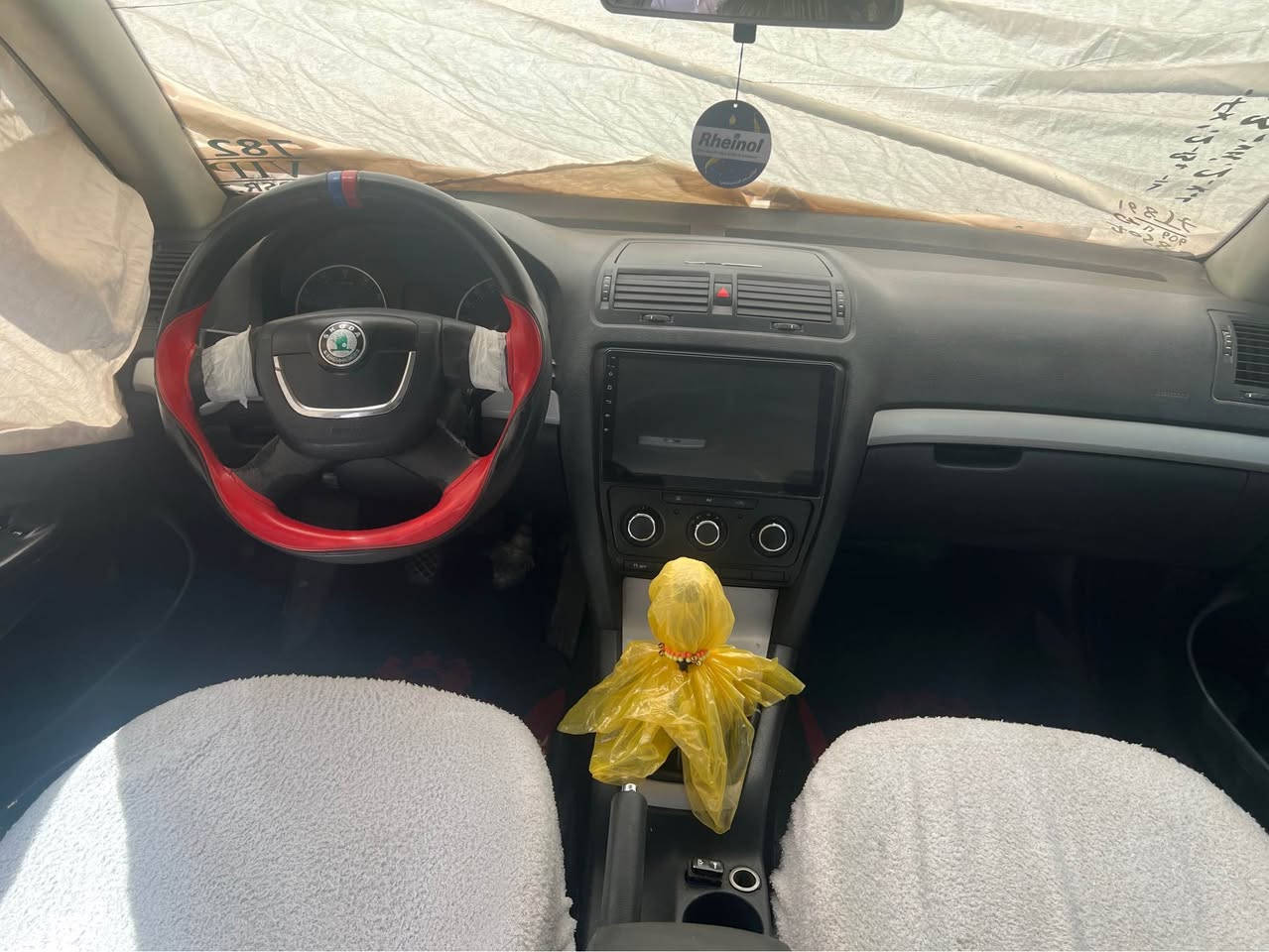 خاوينه پشتو پيش كه بس تازه بني گوردرايه روني نويي  جوار تايه نويي رقم هه زه نويي  ته كسي بوه كرايته خسوسي  مكينه توزيك سه رفي هيه  معامه له كي كه م *********** أربيل, العراق
