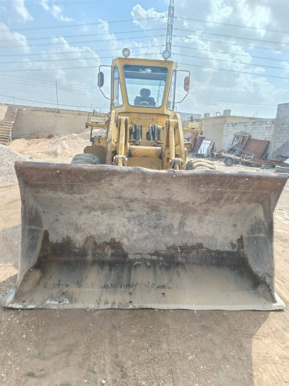 السلام عليكم للبيع شفل حجم 70 موديل 83 جاهز للعمل رقم الماني تحويل***********
