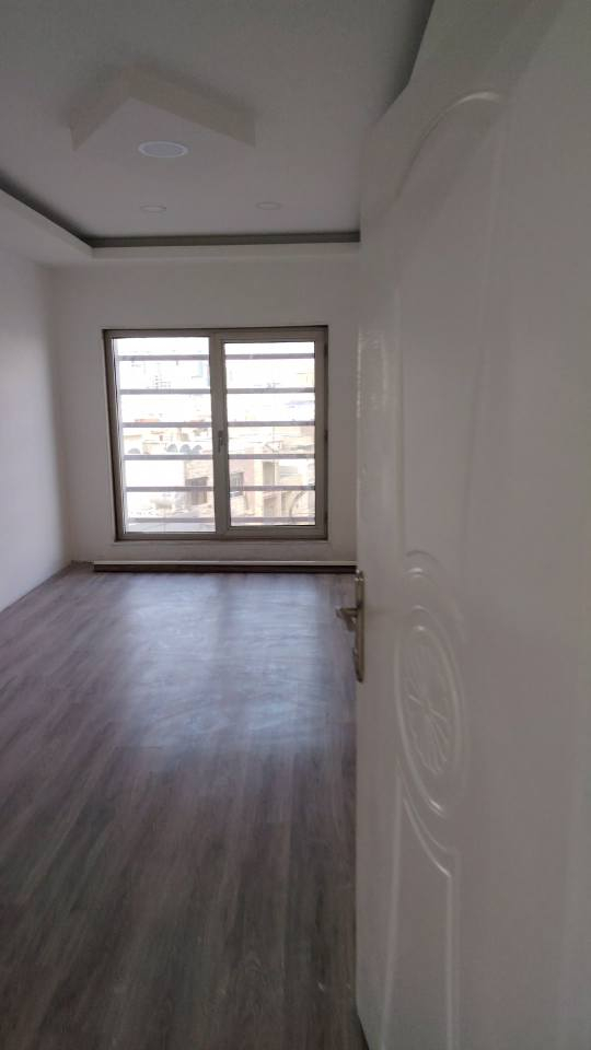 شقة غرفتين صالة، مساحة شقة جدا واسعة
عمارة بي مصعد والماء والكهرباء، خدمات 24 ساعة فوول
لتفاصيل اكثر اتصل بنا
واتساب
*********** أربيل, العراق
