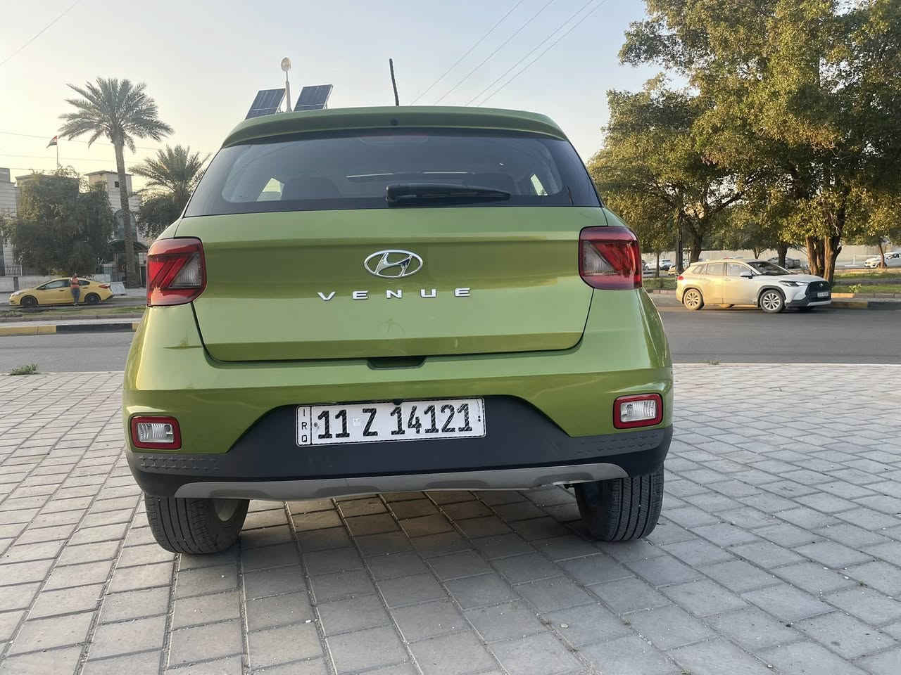 #هونداي_فينو
#موديل_2024
#مرقمة_بغداد
‎#فوووول_مواصفات.              
  المواصفات 

1- بصمة 
 2- فتحه سقف (سلايت)
3- داخل لونين 
4- شاشه كبيرة كامرة دوارة 
5- فول  تحكم ستيرن جهتين  
 6- ويل كروم 
7- شاشة كبيرة كاربلي +اندرويد 
8- نظام انذار
9- مانع انزلاق
10- تراكشن منحدرات
11- وضعيات قيادة  
12- رادار تحذير جانبي 
13- رادار خلفي
14- رادار امامي
15- تحديد مسار 
16- مكينة 1600 دبل نوزل 
‎ و السيارة جديدة جدا و السيارة اجمل و أحلى بكثير من الصور و الحادث خفيف صور الحادث مرفقة مع الصور 
السعر 139 $ بيها مجال للاستفسار ***********
