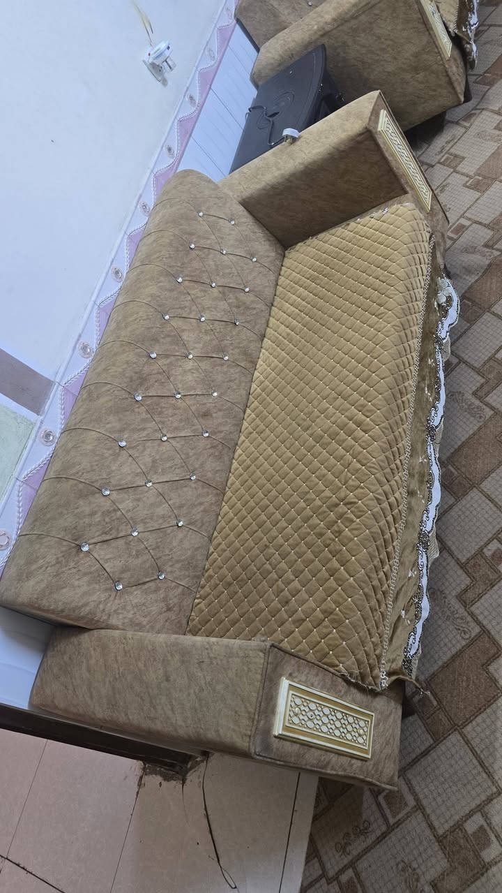 السلام عليكم تخم جديدة 10 قطع لبيع مليون مكان حي علي الهادي +***********
