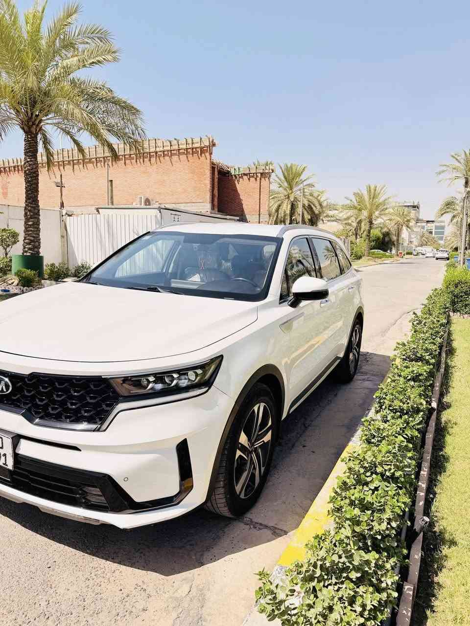 السلام عليكم للبيع كيا سورنتو 2021 رقم بغداد فول مواصفات ما عدا البنوراما صندوك كهرباء 6 سلندر جلد بصمه 7 راكب كشنات خلفي كهرباء لفكيشن شاشه اصليه جي بي اس ماشية 73 مكفوله كفاله عامه من كلشي ما عدا رصعتين بارد فقط السعر 249 ورقه وبيها مجال بسيط للاستفسار ((***********)) مكاني بغداد زيونة.
