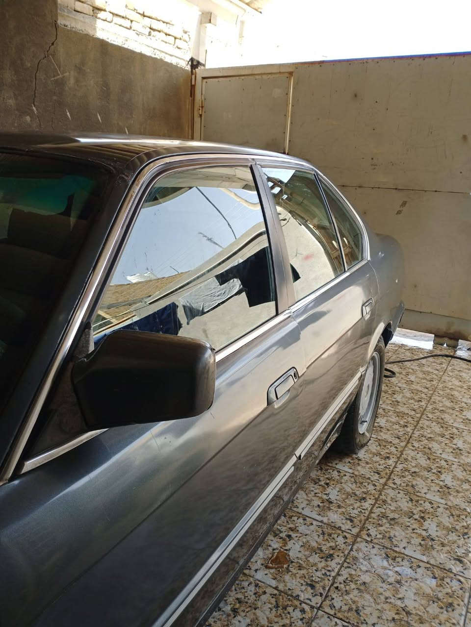سلام عليكم للبيع او مراوس
بي ام  535 مديل 1990 محور مكينه وكير VVT  
رقم ذي قار سنويه لحد 27 
مكينه وكير خير من الله 
حداديه امامي جديد خلفي نص عمر تخم تاير جديد كهربائيات شغاله  السعر 30 وبيه مجال مكاني ناصريه اللاستفسار ***********

