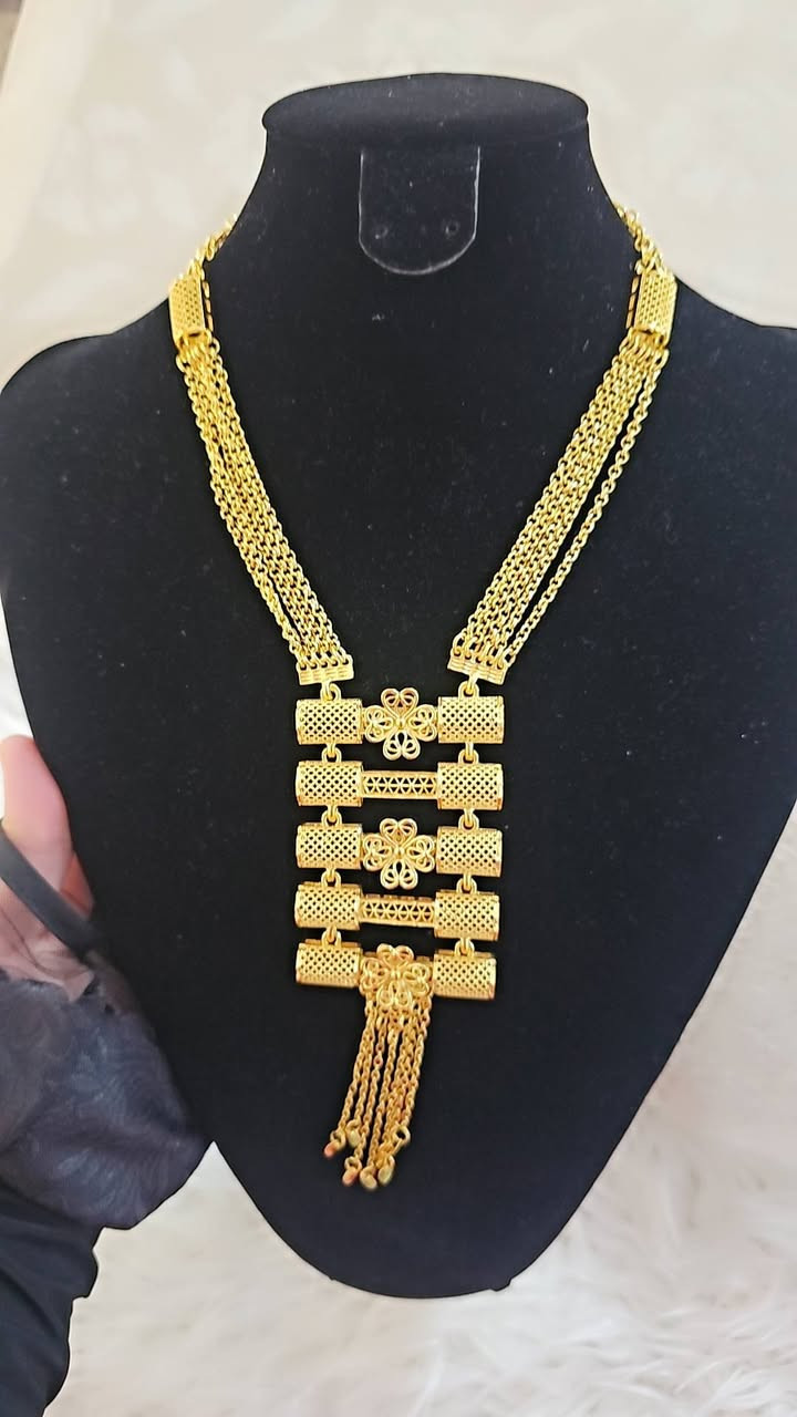 محتارة بإكسسوارات العيد🤔
 مجهزيلچ طقم القلادة والتراجي ✨
إذا تحبين الأناقة والبساطة بنفس الوقت
هذا الطقم راح يعطي إطلالتك لمسة فخامة مميزة 🤍
تصميم ناعم يليق بكل المناسبات
ومثالي كهدية لشخص تحبيه 🎁
ملاحظة 🔥🔥🔥🔥🔥عند شرائك قطعتين تحصلين على توصيل مجاني 🔥🔥🔥
للطلب راسلونا دايركت 📩
تريدين تشوفين كل شي مميز وجديد تلكيه بصفحتنا عالانستا https://www.instagram.com/loly_accessories6?igsh=MTBwdHNwOHZxem9jZA==


**إذا كنت صاحب هذا الإعلان وتريد حذفه لأي سبب، رجاءا أرسل رسالة إلى الدعم الفني**