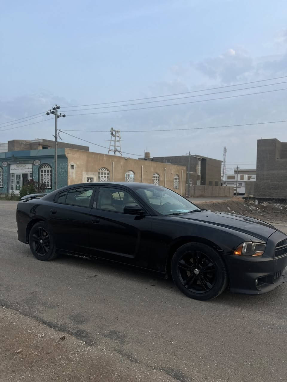 سلام عليكم  دوج جارجر2014كير ومحرك وحداديه كفاله تخم تاير جديد مال جناي جاهزه الاخير تبريد ثلج ⛄️ قطعتين بيها2قطع صبغ فقط  السياره كلش جديده احلئ من الصور 
السعر137وبيها مجال 
الاتصال***********
مامتواجد بلخاص 👆👆
مكاني بغداد 
مواصفات السياره 
بصمه
تحكم استرين 
شاشه 
كشنات جلد 
حساسات 
بيها بعد اهواي مواصفات غني عن التعريف
