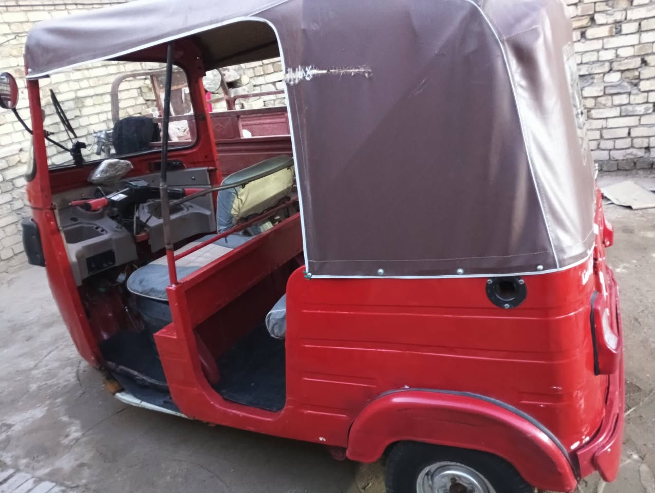 سلام عليكم تكتك لبيع موديل 18وراق المصطفى حته وصل بيهه محرك عشرين مكاني بابل الحمزة الغربي السعر 3250بيهه مجال*********** رقم راعيهه
