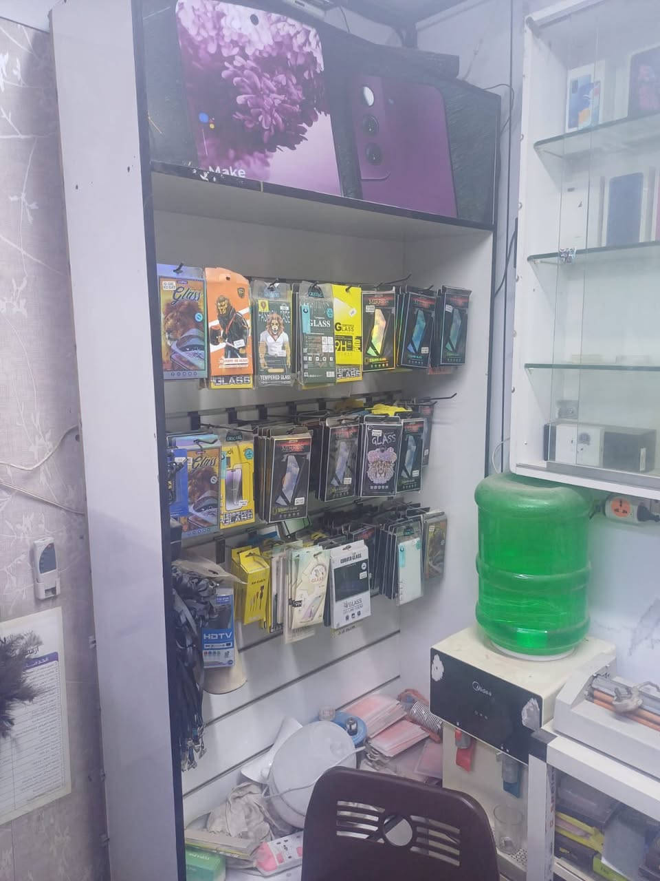 محل موبايلات للبيع
محل اجهزة موبايل وصيانه للبيع في منطقة العبيدي قرب مطعم ليالينا ( السعر 6 ملاين قفل رجائاً )

محتويات المحل
جهاز استنساخ كبير epson 5890
جهاز استنساخ صور وعضم عاج epson 8050
جهاز كبس هويات 
جهاز ارصده 
اجهزة صيانه 
ميز صيانه 
ميز كاشير 
فاترينات عدد 5
عارضه اجهزه ( فاترينه تعليك ) 
اكسسوارات متنوعه مثل ما تشوفون بالصور 
ديكور مرتب
وبي بعد هواي شغلات تجي وتشوف المحل بعينك 
جام خانه خارجي وكبنك 
اعلانات كامله للمحل 

ابيعلم المحل كله هوه وغراضه 
ايجار المحل 200 
كهرباء ونت بي كامل تجي كبل تشتغل 

سبب البيع صار عندي شغل صباحي والتزام ارجع متأخر ما جاي اكدر افتح صار شهر تقريباً تارك المحل افتح بالاسبوع يومين 

اما بالنسبه لشغل المحل فـ هو بشارع تجاري قرب السوق قرب مطعم ليالينا والناس خير من الله بهذا الشارع 

***********
