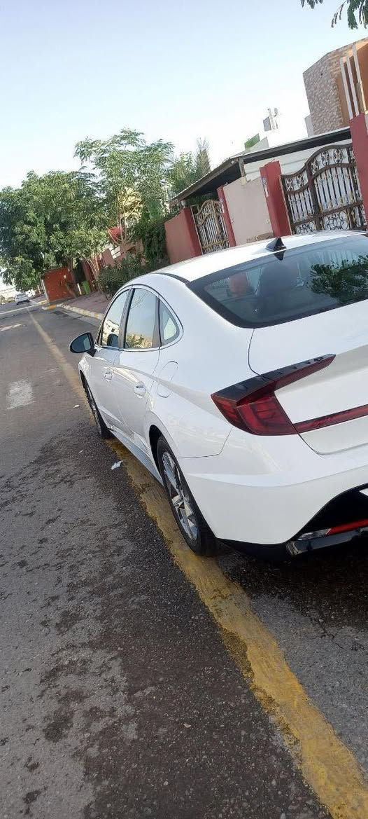 السلام عليكم 
سوناتا لون ابيض 
موديل 2021
وارد امريكي
محرك 2500 تنفس طبيعي  
صور حادث بل صور موضحه 
مكان السياره الرمادي 
السعر 167 ورقه وبي مجال بسيط 

 0780 959 0830
