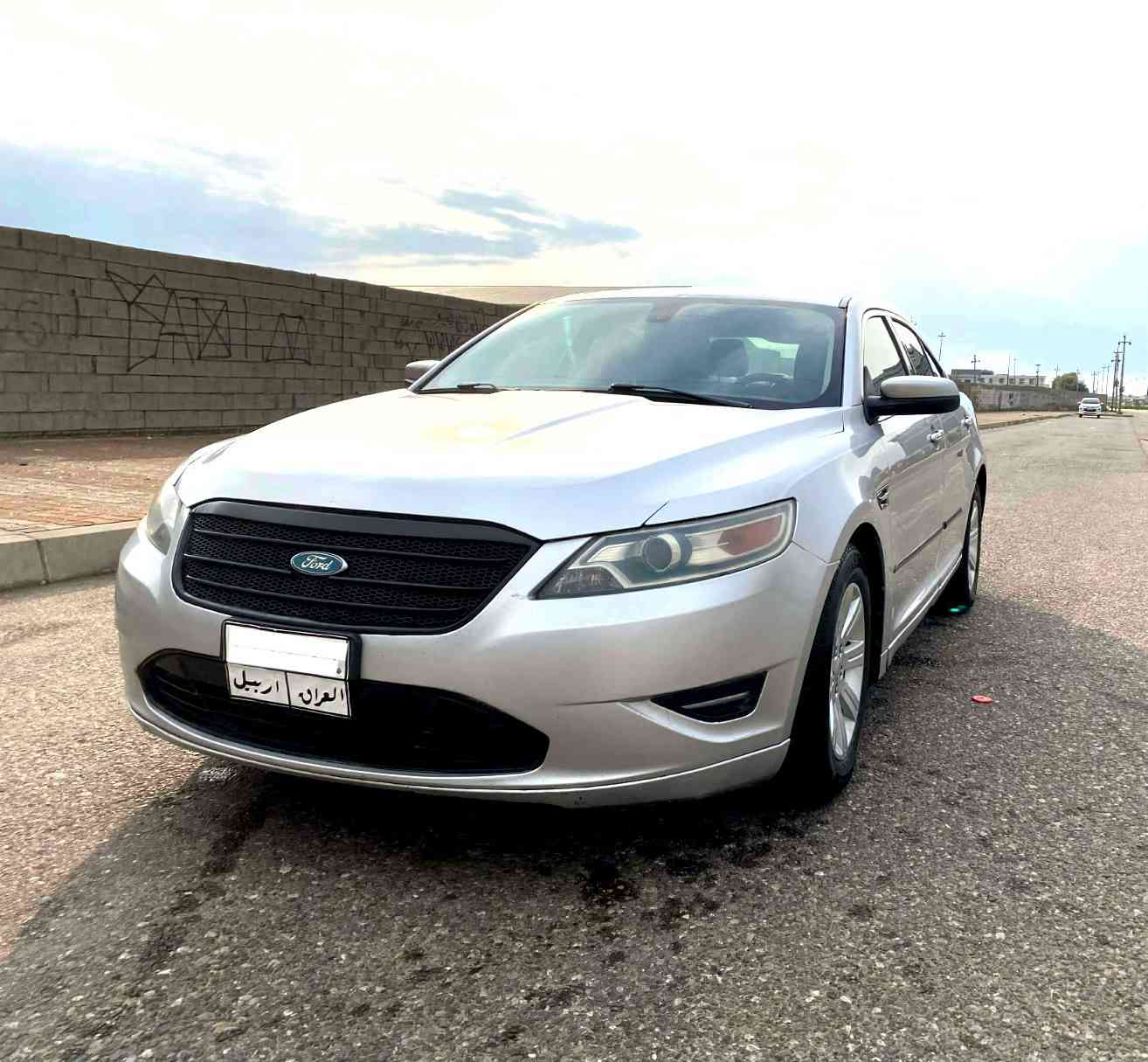 السلام عليكم 
فورد تورس SEL موديل 2010  سلفر 

محرك ٦سلندر حجم ٣٥٠٠ كير اوتوماتيك 

مواصفات sel 

حساس

كامير شاشه

داخل اصفر 

غرامة ٦ ورقة 

ويل كب  طخم تاير  

صبغ ٣ قطع شرط  بدون دواخل وبدون ايرباك بشرط

سعر 88 ورقة 

٣ پارچەی بۆیاغە بۆنیت ودەرگای پشت سایەق و قەپاغ سندوق ٦ وەرقە غرامەی لەسەرە نرخی 88ورەقەیە

مكان اربيل ***********
