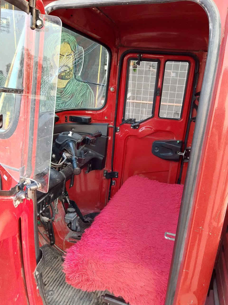 سلام عليكم تكتك بدي موديل 19 رقم وسنوية بسمي محرك على وضع الشركة نضيفة كهربائيات كلهاشغالة اريدها 2750 عنواني بغداد حي أور رقمي ***********
