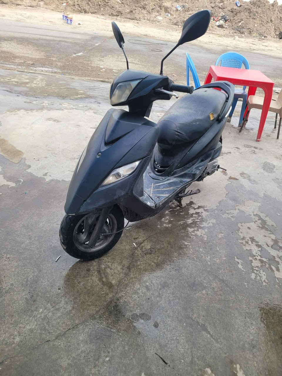 ثعلب للبيع دراجه حلوه مكينه ما مفتوحه اشاير بس نقصها باتري تشتغل هندر السعر 400 مكان الدوره ***********
