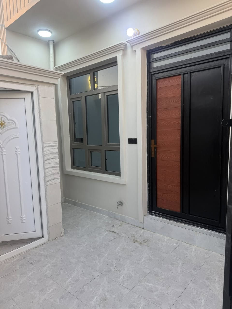 السلام عليكم
مشتملات عدد 2 للبيع
مساحة الواحد 100م طابقين
عرض 5 نزال 20
الطابق الاول-استقبال-مطبخ -غرفة نوم-صالة-صحيات
الطابق الثاني غرفة وصالة صحيات
كامل خدمات ماء كهرباء تبليط شارع عرض 10 م
سند 25
العنوان ديالى -بعقوبة -تقاطع القدس دور الزراعة بداية الثالثة 
السعر الواحد 72 وبي مجال
للاستفسار مراجعة مكتب جبل النور أو الاتصال
***********
