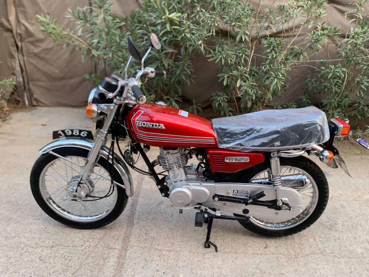 سلام عليكم اربعه كير هوندا ياباني اصلي
للبيع فقط بدون مراوس موديل 1986 ماطور نضيف ومكفول كفاله عامه من جميع النواحي اوراق مكاني كوت  
 رجاءً الي ميعرف قيمه الماطور لايعلق السعر مليون و 350
الشراي يجي خاص او يتصل عل رقم ***********
