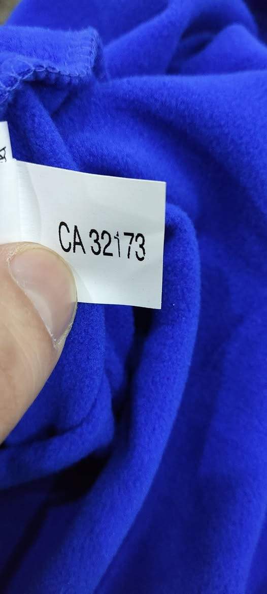 CMP 
باله اوريجنال %100
النظافة %100
غير مستخدم 
L-XL القياس 
60cm  عرض الصدر
74cm الطول 
يتوفر توصيل 6 الاف لجميع محافظات العراق 🚙


**إذا كنت صاحب هذا الإعلان وتريد حذفه لأي سبب، رجاءا أرسل رسالة إلى الدعم الفني**