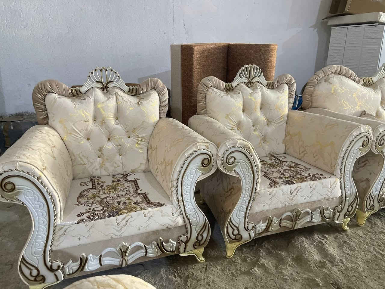 عروض رأس السنه بلشت 🤩🤩🔥🔥

انتباه شغل التسگام مو السوگي
خشب كلة جديد مو مستعمل ولا سگيبات
ضمان فتح البطانة ومشاهدة الهيكل 🔴

موصفات العمل 
المقعد بلوك اسود بلاويد
الهيكل خشب چام روسي غير مشروح او مقطع
اسفنج مميز اول ضد النزول مع الضمان
القماش تركي مبطن طبگتين

انسب الاسعار في العراق 
يوجد عرض تخفيض خاص لأصحاب الجملة والحاويات 🔴

🔴 تنويه مهم :
شغلنا تسگام فقط (شغل مصري درجة أولى)
نقدّم جودة حقيقية مو سوكي ✋

✅ تسگام بلوك أسود بلاويد
✅ قماش جديد وتر بروف
✅ ألوان حديثة
✅ أسعار جملة لأنّنا معمل مو بس معرض

📍 العنوان:
بابل – الهاشمية – تقاطع السياحي

📩 للحجز ومعرفة الأسعار:
راسل الصفحة أو واتساب 👇
📞 *********** – أستاذ حيدر ابو عبدالله
📞 *********** – حسنين الحربي
📞 *********** – أسامة السعدي

✨ جرب… واحكم بنفسك …

#معرض_الحربي_ابو_عبدلله_لتجارة_الاثاث_المنزلي_الجديد_والمتسعمل
#بابل #ديوان #تخم #تسگام #جملة
