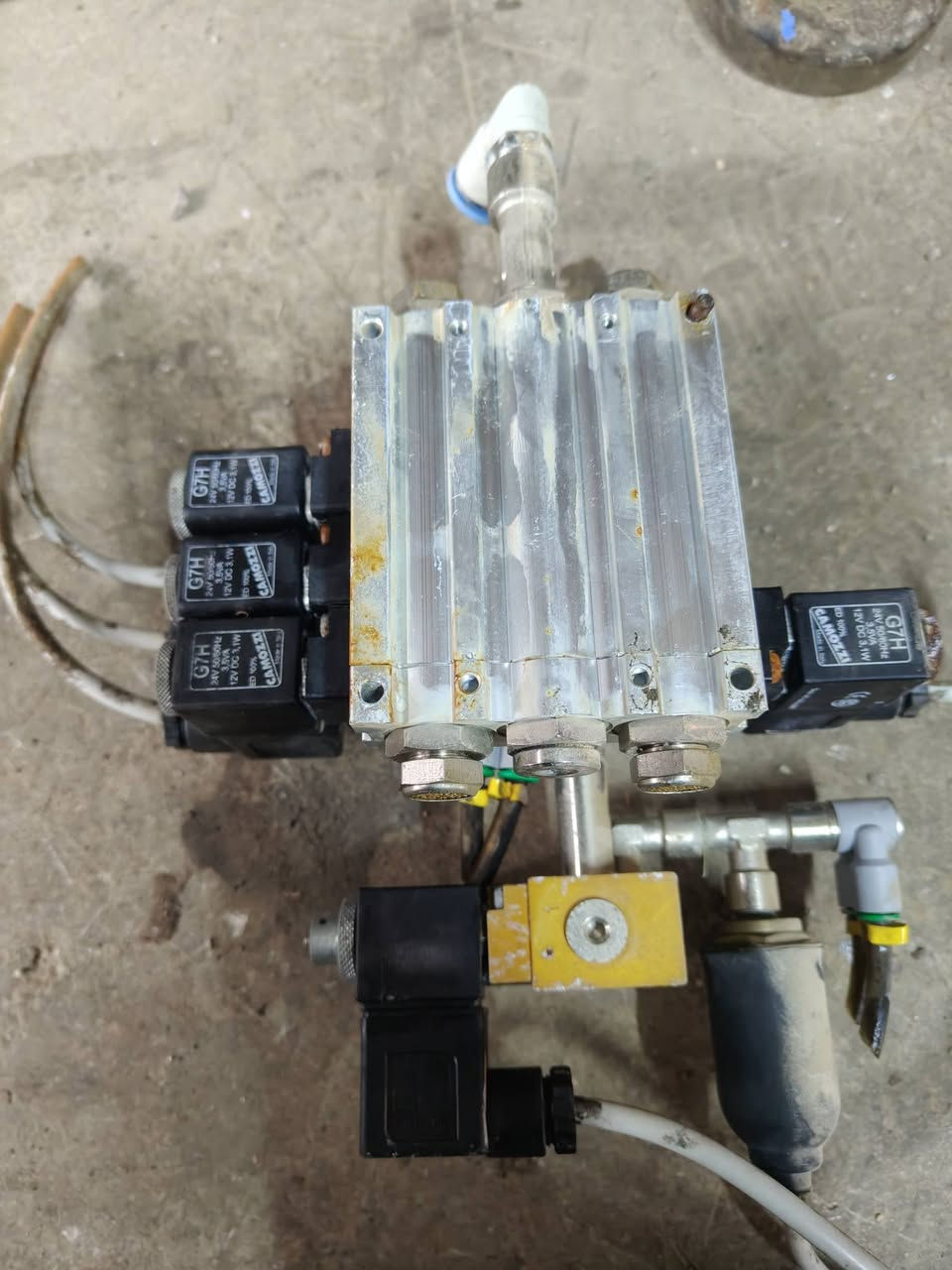 يخص معمل pvc


**إذا كنت صاحب هذا الإعلان وتريد حذفه لأي سبب، رجاءا أرسل رسالة إلى الدعم الفني**