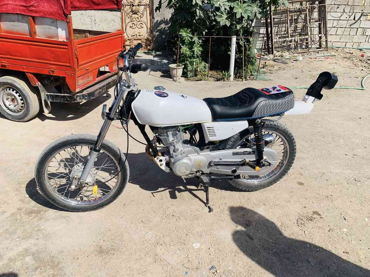 للبيع موديل 2020 وكيل العارضي دراجه حلوه نضيفه 
سعره 650 وبيه مجال  رقم صاحبه ‭0786 706 1


**إذا كنت صاحب هذا الإعلان وتريد حذفه لأي سبب، رجاءا أرسل رسالة إلى الدعم الفني**