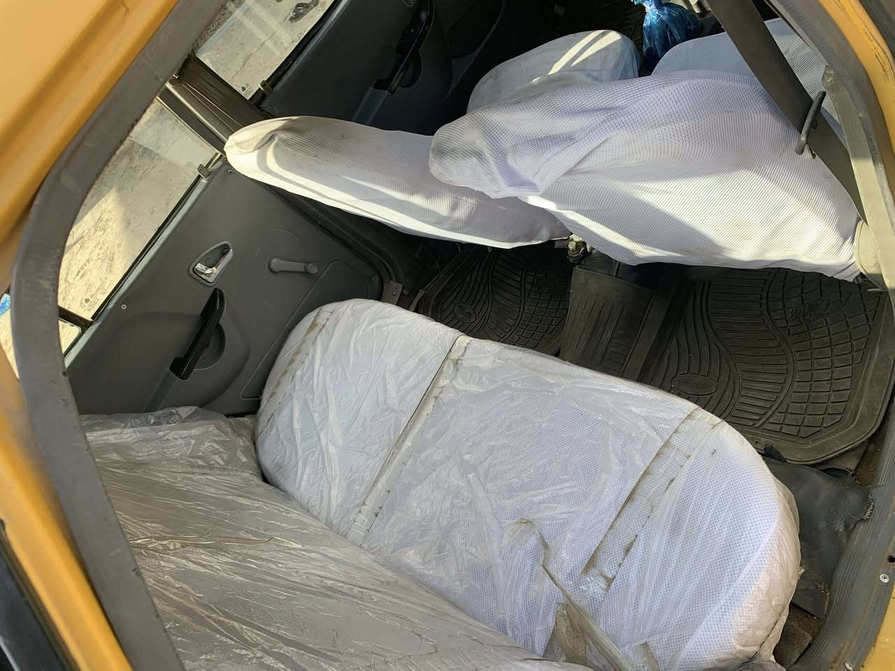 السلام عليكم اخوان سيارة سايبة للبيع موديل 2011    السنوية  2026 الراغب بلشراء العنوان واسط قضاء الصويرة للاستفسار اتصل ***********
