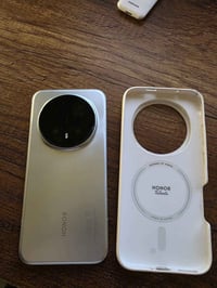 هونر ماجك ٨ برو للبيع ذاكرة ٥١٢ مع الحافظة الأصلية لشركة هونر الجهاز ن...