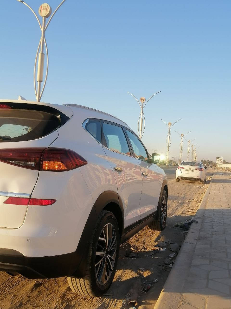 السلام عليكم
توكسان 20 خليجي شركة الكاصد
فول مواصفات عدا البانوراما
بصمه دخول
بصمة تشغيل
ترحيب
5 عدسات
كراسي كهرباء
داخل جلد لونين
شاشه كار بلي 
كامره دواره
السياره كفاله عامه من الصبغ والتبديل والفتح
محرك وكير عله وضع الشركه
رقم بغداد مشروع وطني
ماشيه 
مكان السياره الديوانيه مركز 
سعر السياره 212 وبيه مجال بصيط
للاستفسار الاتصال ‭0781 591 6499
