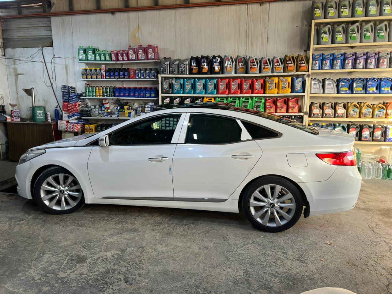 السلام عليكم
ازيره موديل 2013 خليجي فول
رقم بغداد بسمي بيه جاملغ امامي صبغ فقط صبغ
السياره احلا من الصوره تخم تاير جديد حداديه جديده
تدفئه الكشنات محرك كير تبريد مكفولا
حساسات امامي خلفيه شغالات مانع انزلاق
بردات خلفيه عدد 3 داخل قرميدي
*********** اتصل وبيك خير وتدلل
