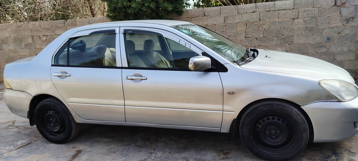 السلام عليكم لانسر ٢٠١٠ رقم ديالى محرك ١٦٠٠ 
السعر ٧٥
للاستفسار الاتصال على الرقم ***********
